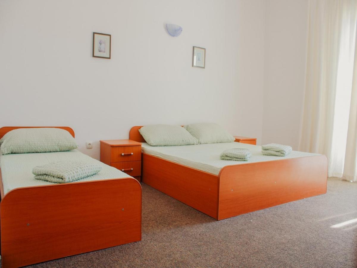 Apartments And Rooms Mato Neum Exterior foto